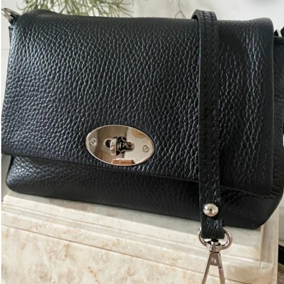 BLACK TURN LOCK HANDBAG 👜 - Picture 1 of 5